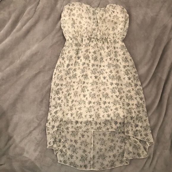 Dulce Carola Dresses & Skirts - Gorgeous Strapless Garden Party Dress 💖🌷💐🌸